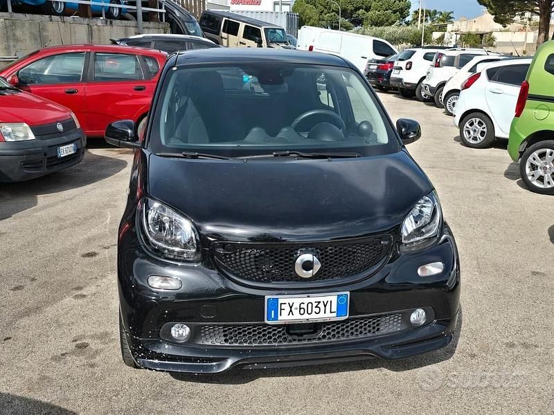 Nero Usata 2019 Smart ForFour Utilitaria | 15.900 € (Molto cara) - Immagine 1/4