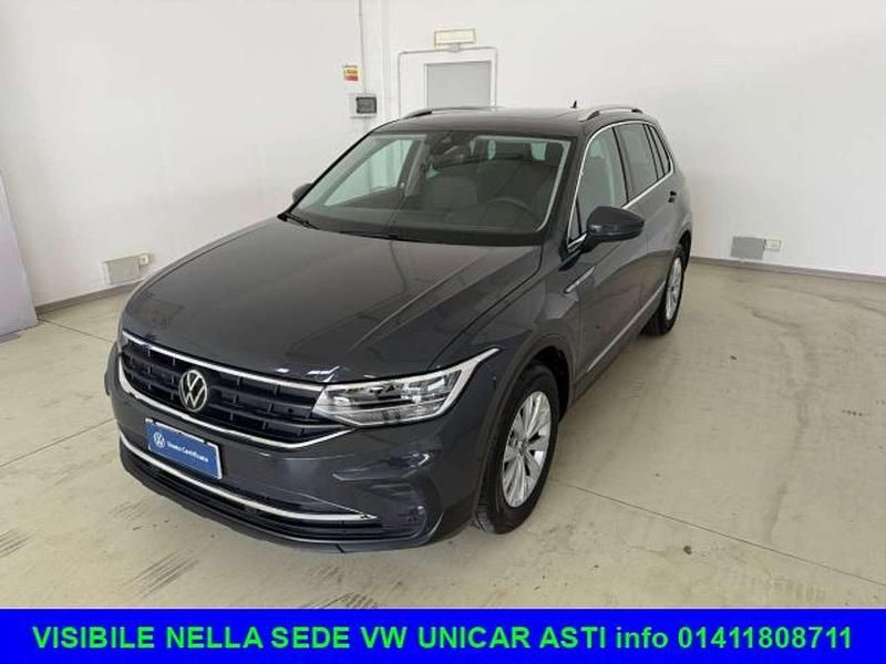 Usata VW Tiguan Life 131 CV (96 kW) 2023 Urano grey SUV