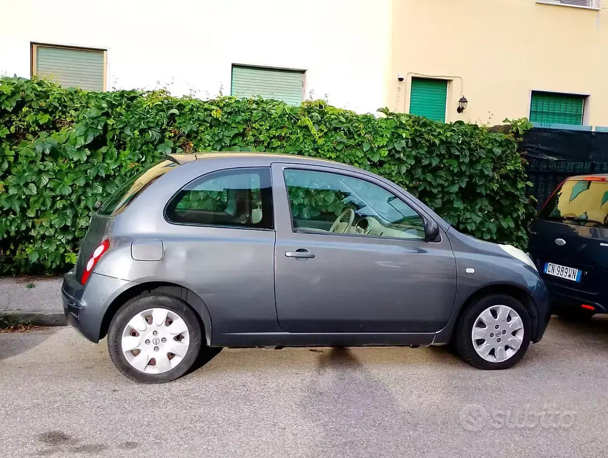 Usata Nissan Micra 80 CV (58 kW) 2006 Grigio Utilitaria