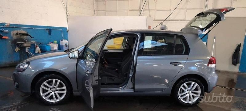 Usata 2010 VW Golf Highline Berlina | 5500 € (Buon prezzo) - Immagine 1/4