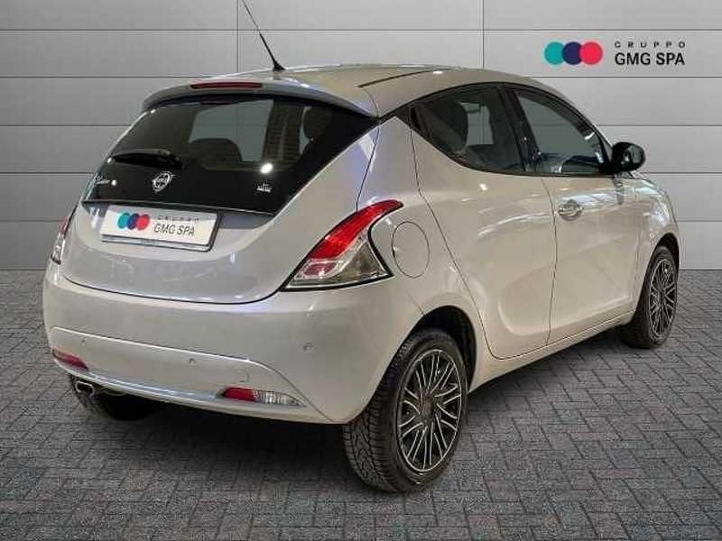 Usata Lancia Ypsilon Gold 69 CV (50 kW) 2018 Grigio Utilitaria