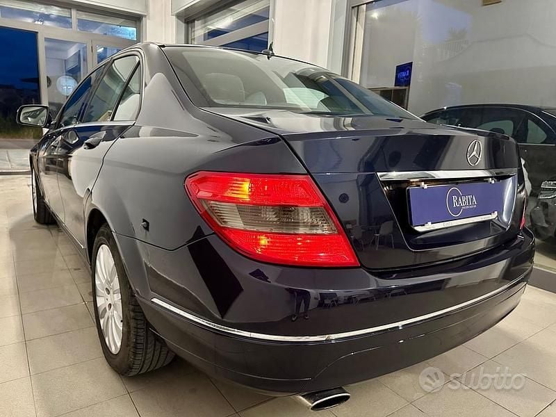 Usata Mercedes C220 Elegance 170 CV (125 kW) 2008 Blu Berlina