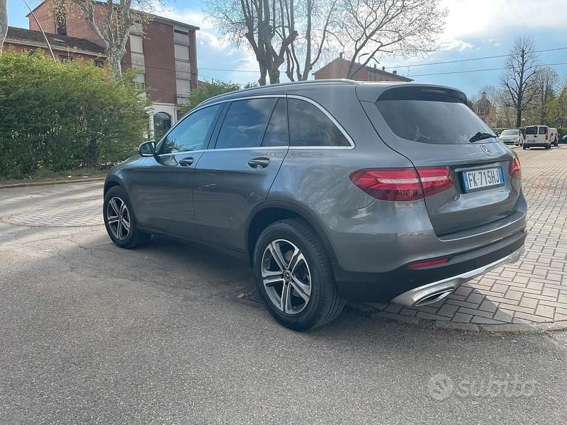 Usata Mercedes GLC250 204 CV (150 kW) 2018 Grigio SUV