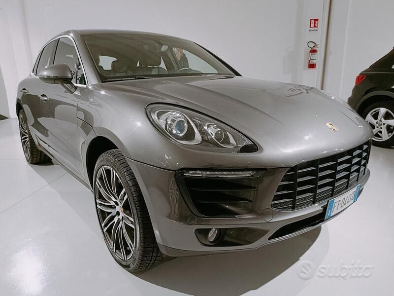 Grigio Usata 2015 Porsche Macan SUV | 29.500 € (Ottimo prezzo) - Immagine 1/4