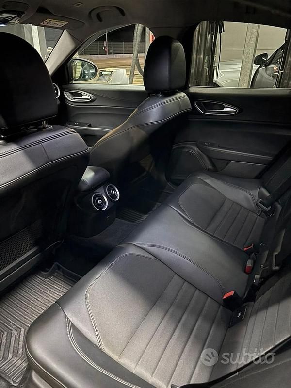 Usata Alfa Romeo Giulia 160 CV (117 kW) 2018 Nero Berlina