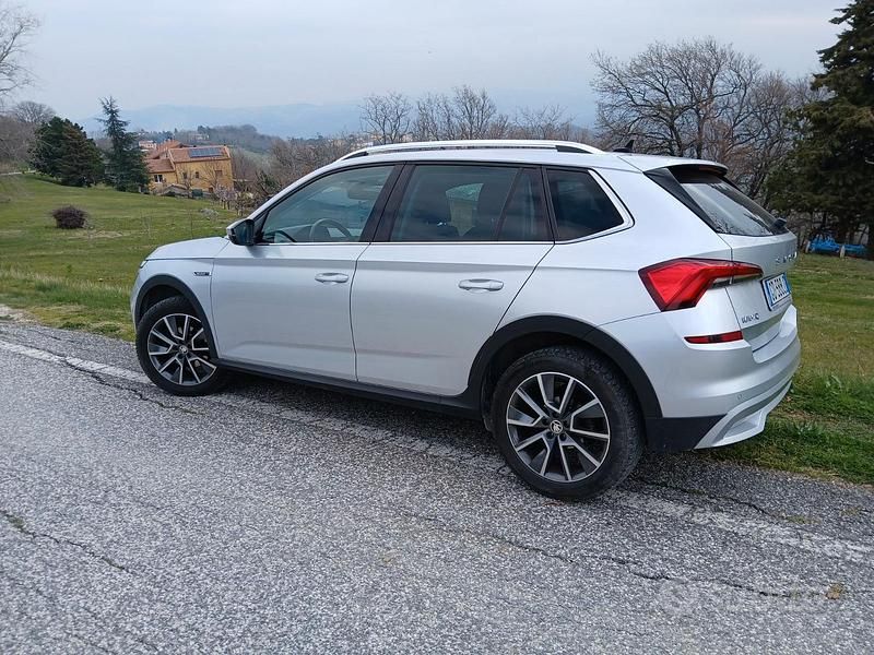 Occasion Skoda Kamiq ScoutLine 90 ch (66 kW) 2021 Gris SUV