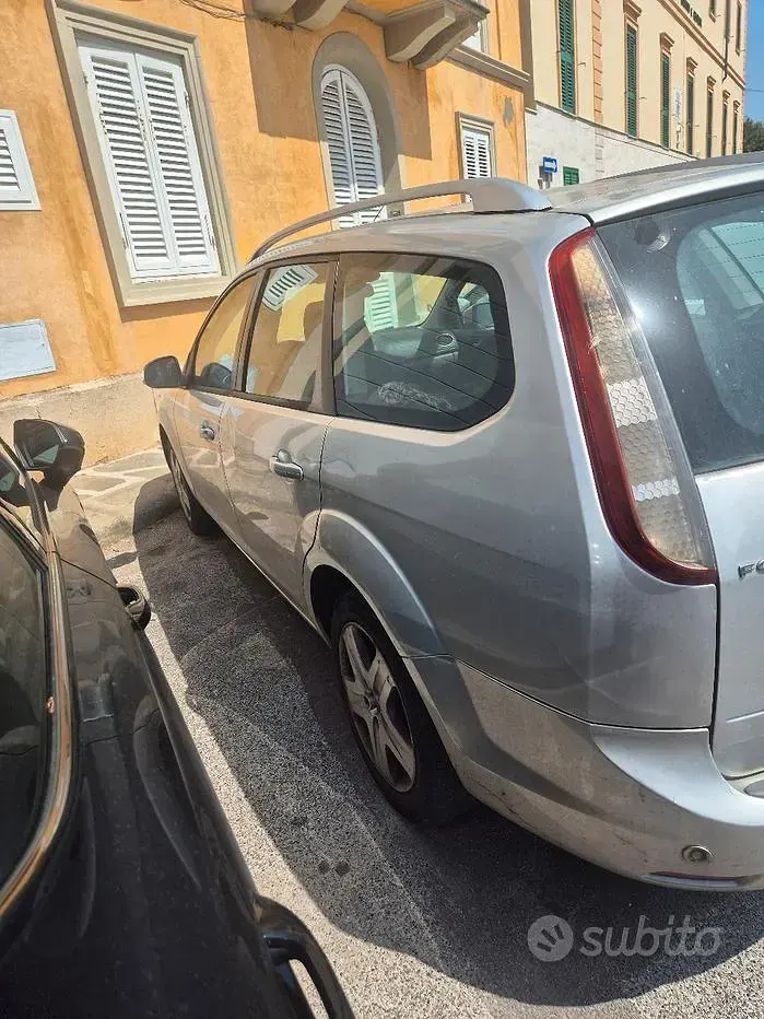 Usata Ford Focus 90 CV (66 kW) 2008 Grigio Station wagon