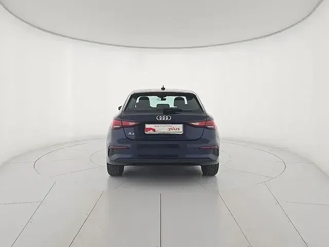 Usata Audi A3 Business 116 CV (85 kW) 2023 Blu/azzurro Berlina