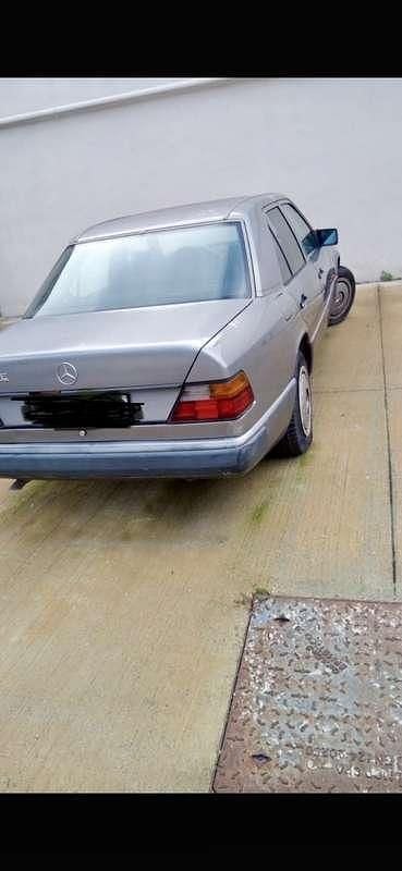 Usata Mercedes E200 109 CV (80 kW) 1992 Berlina