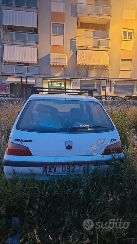 Usata Peugeot 106 50 CV (36 kW) 1998 Bianco Utilitaria