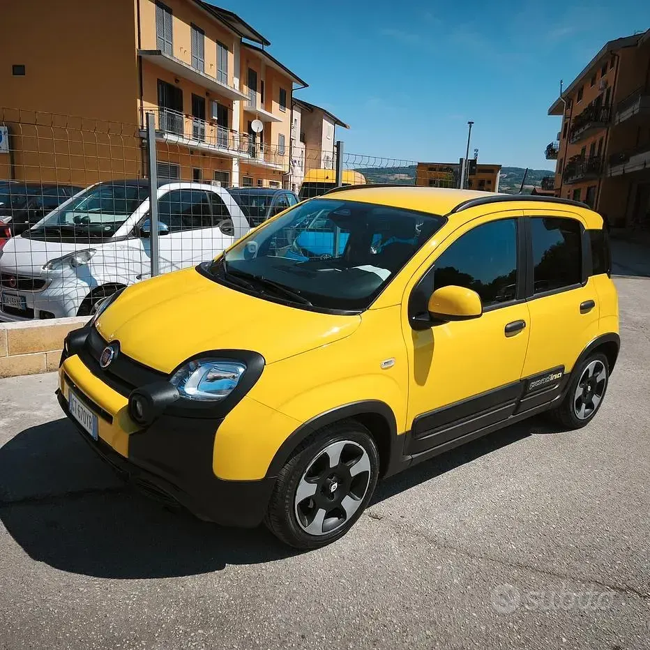 Usata Fiat Panda Cross Cross 71 CV (52 kW) 2024 Giallo Utilitaria