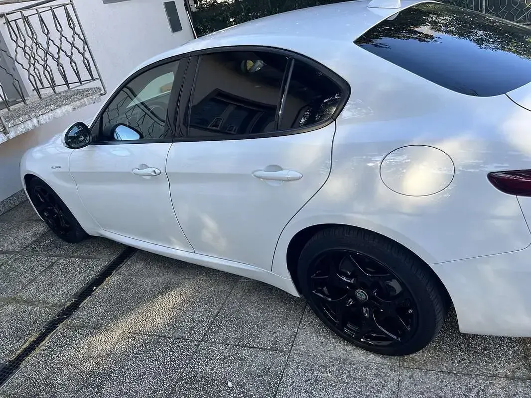 Usata Alfa Romeo Giulia Business 190 CV (139 kW) 2022 Bianco Berlina