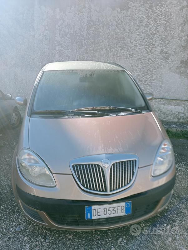 Usata Lancia Musa 70 CV (51 kW) 2007 Monovolume