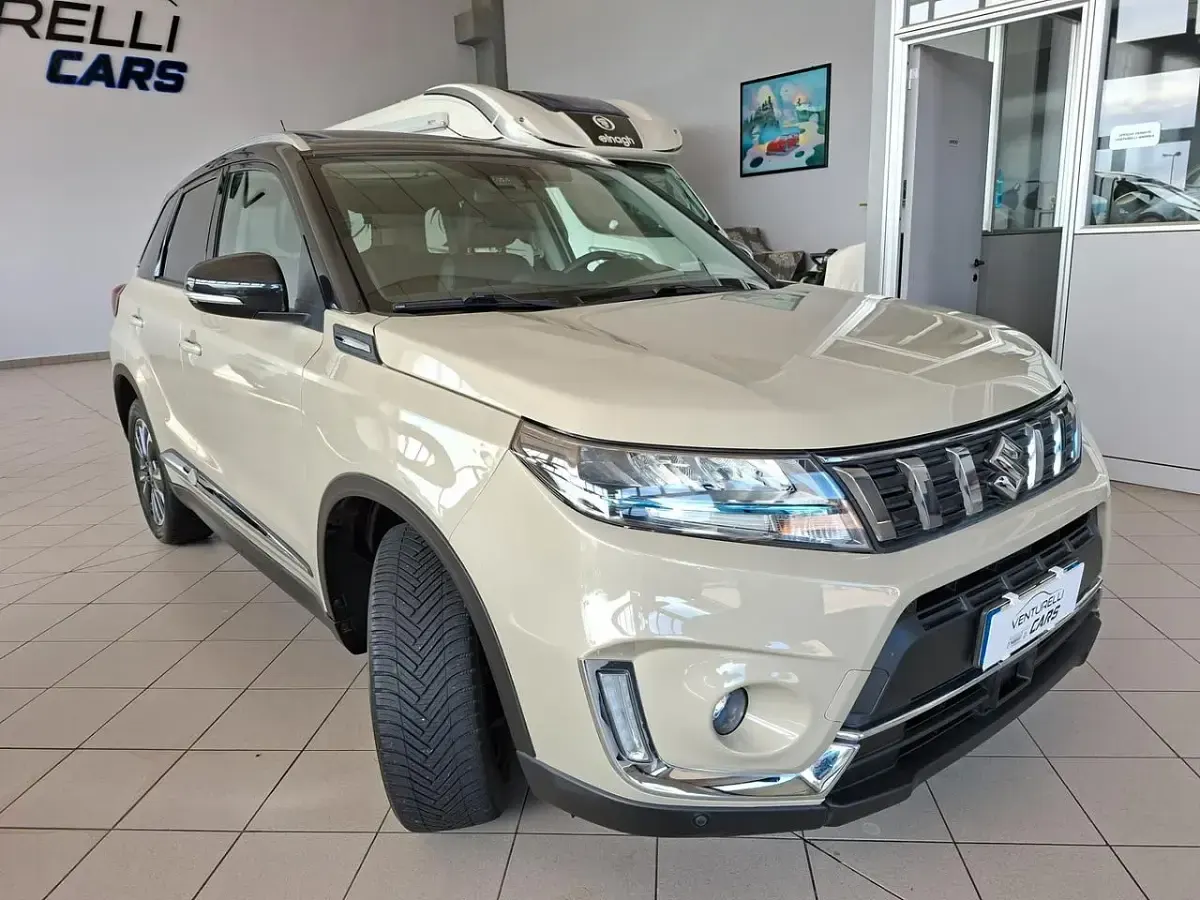 Usata Suzuki Vitara 129 CV (94 kW) 2020 Beige SUV