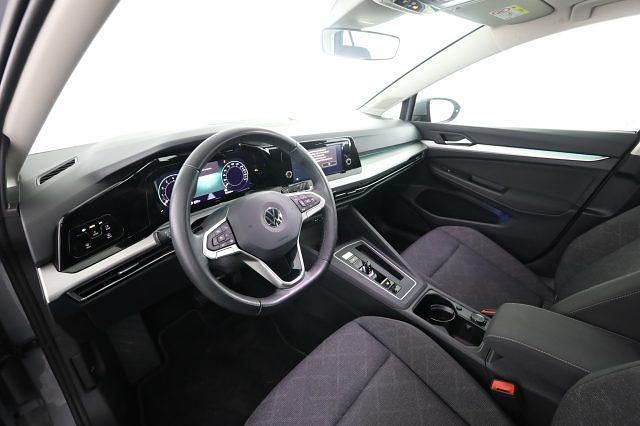 Usata VW Golf VIII Life 110 CV (80 kW) 2021 Grigio Berlina