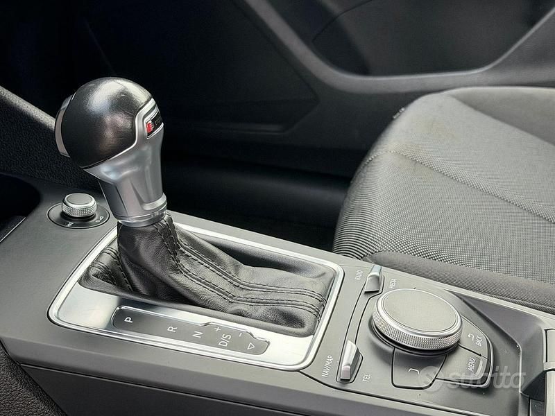 Usata Audi Q2 Admired 116 CV (85 kW) 2019 Grigio SUV