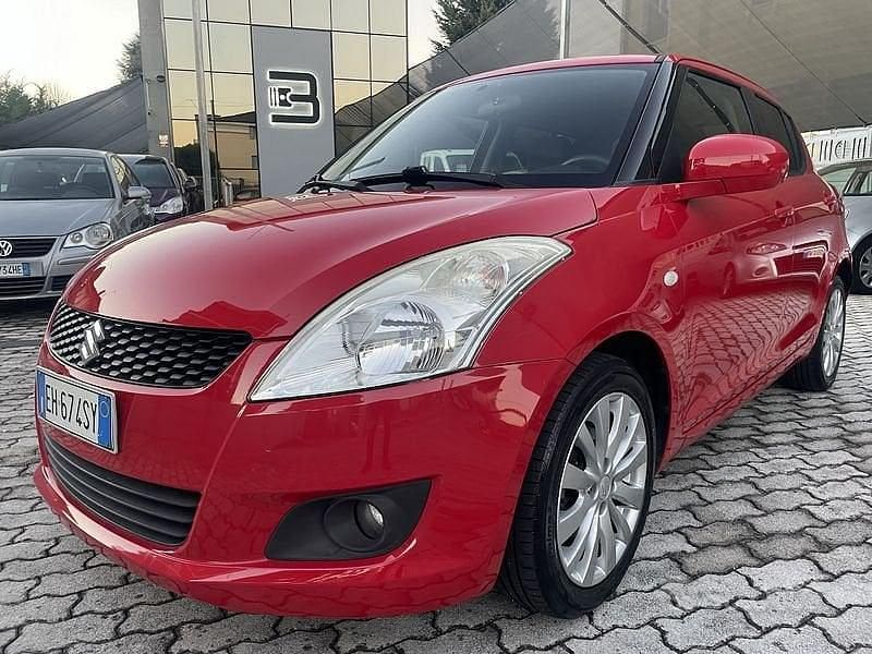 Rosso Usata 2011 Suzuki Swift GL Tre volumi | 8900 € (Cara) - Immagine 1/4