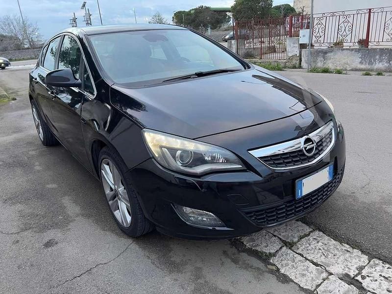 Usata Opel Astra Cosmo 110 CV (80 kW) 2010 Berlina