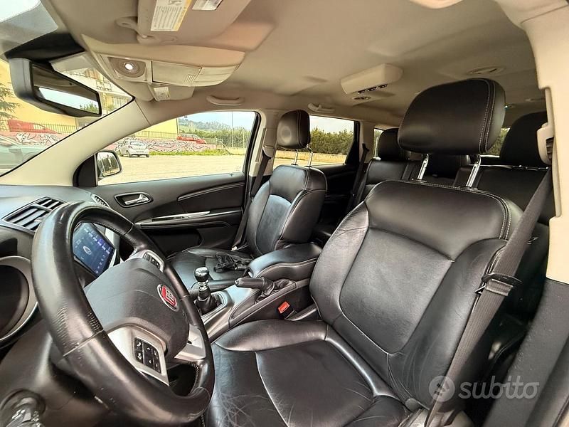 Usata Fiat Freemont 170 CV (125 kW) 2011 Grigio SUV