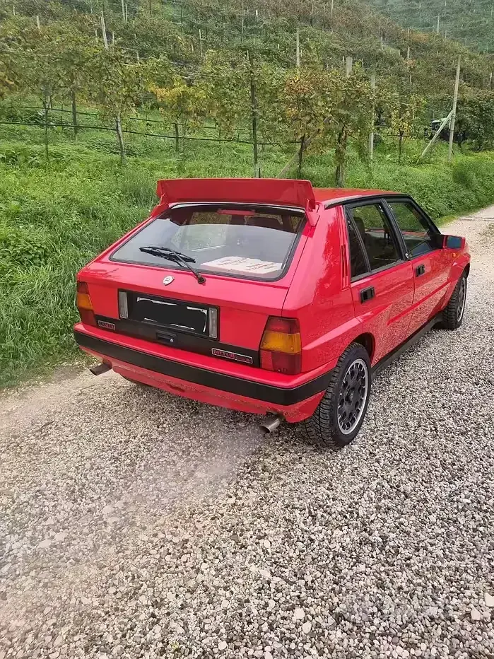 Usata Lancia Delta 196 CV (144 kW) 1990 Rosso Utilitaria