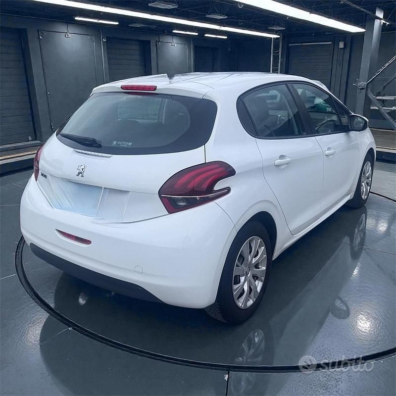 Usata Peugeot 208 Allure 68 CV (50 kW) 2016 Bianco Utilitaria