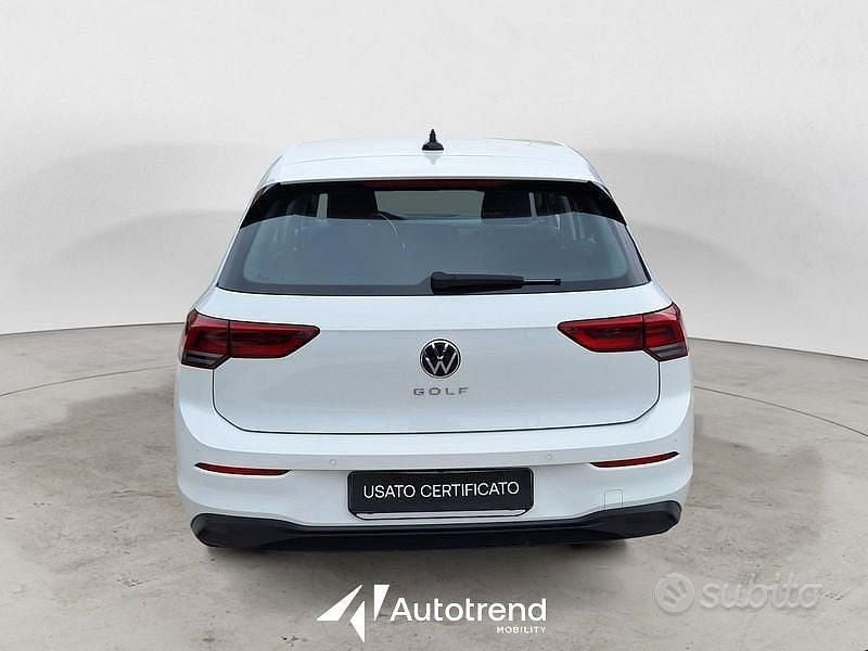 Usata VW Golf VII Life 115 CV (84 kW) 2021 Bianco Utilitaria