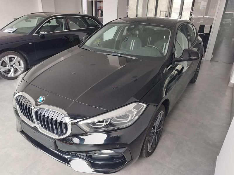 Usata BMW 118 Sport Line 136 CV (100 kW) 2022 Nero Utilitaria
