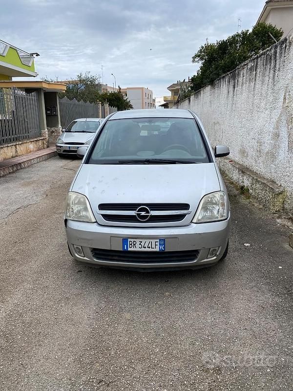 Usata Opel Meriva 101 CV (74 kW) 2004 Grigio Monovolume
