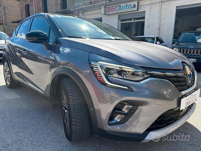 Usata Renault Captur Zen 116 CV (85 kW) 2020 Grigio SUV