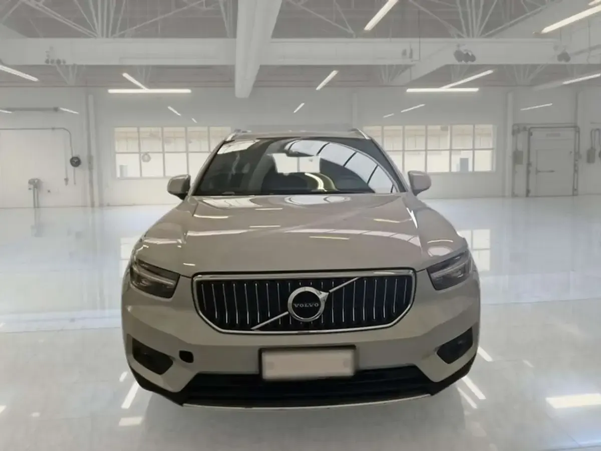 Usata Volvo XC40 Inscription 179 CV (131 kW) 2021 Grigio SUV