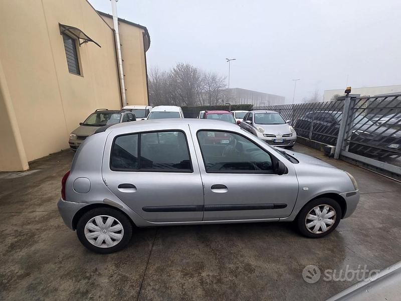 Usata Renault Clio II 2008 Grigio Berlina