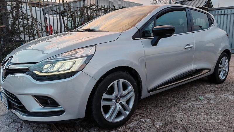 Usata Renault Clio IV Zen 90 CV (66 kW) 2019 Grigio Berlina