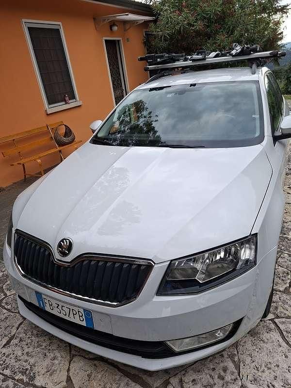 Usata 2015 Skoda Octavia Ambition Station wagon | 9000 € (Buon prezzo) - Immagine 1/4