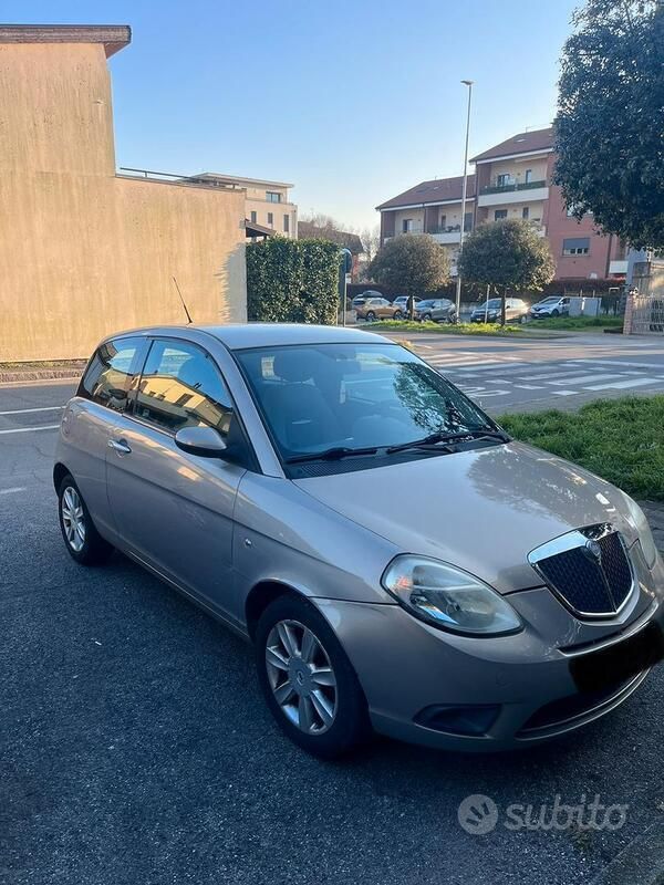 Usata 2008 Lancia Ypsilon Due volumi | 2350 € - Immagine 1/4