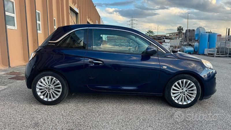 Usata Opel Adam 69 CV (50 kW) 2016 Nero Utilitaria