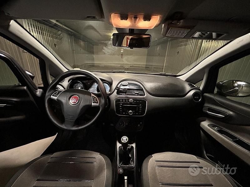 Usata Fiat Punto Evo Active 75 CV (55 kW) 2011 Grigio Utilitaria