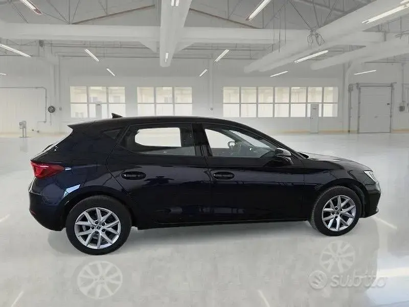 Usata Seat Leon Business 116 CV (85 kW) 2022 Nero Berlina