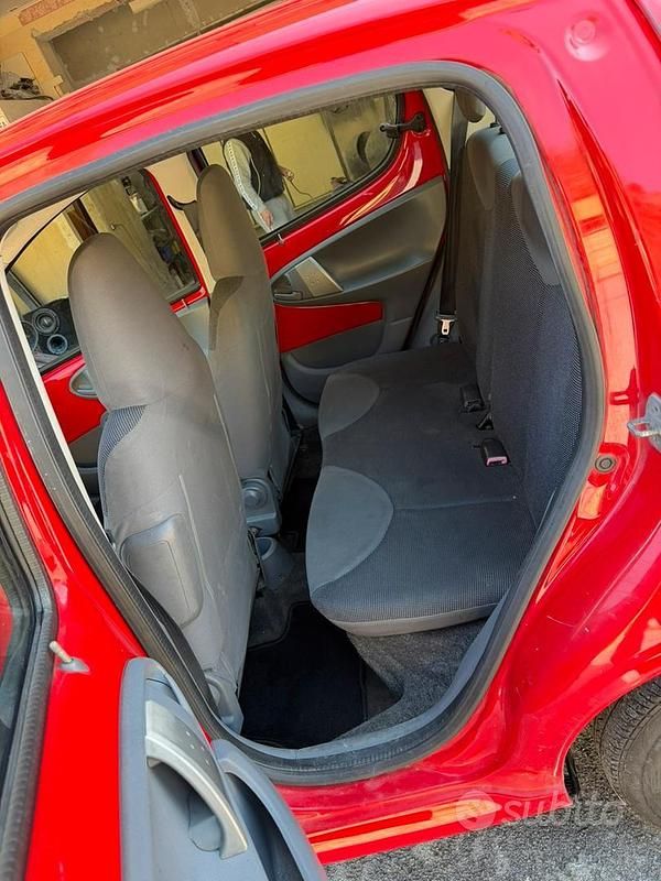 Occasion Peugeot 107 68 ch (50 kW) 2006 Rouge Citadine