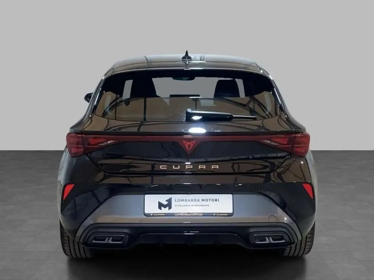 Usata Cupra Leon 150 CV (110 kW) 2025 Nero midnight Berlina