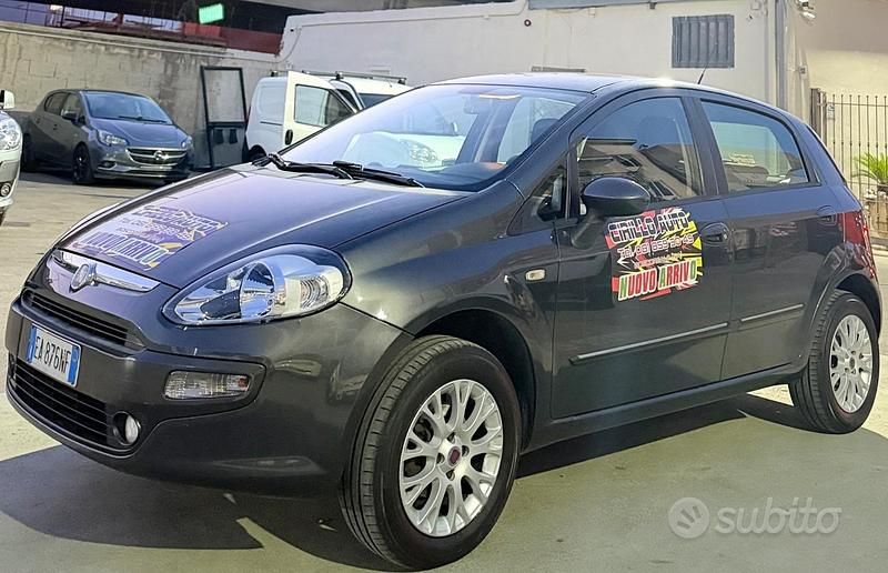 Usata Fiat Grande Punto 77 CV (56 kW) 2010 Grigio Utilitaria