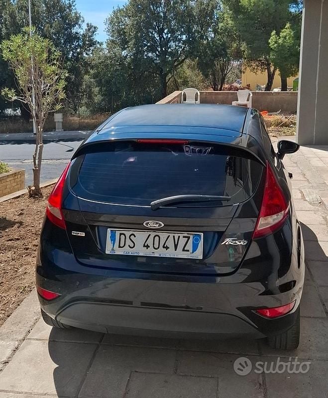 Nero Usata 2008 Ford Fiesta Due volumi | 2100 € (Molto cara) - Immagine 1/2
