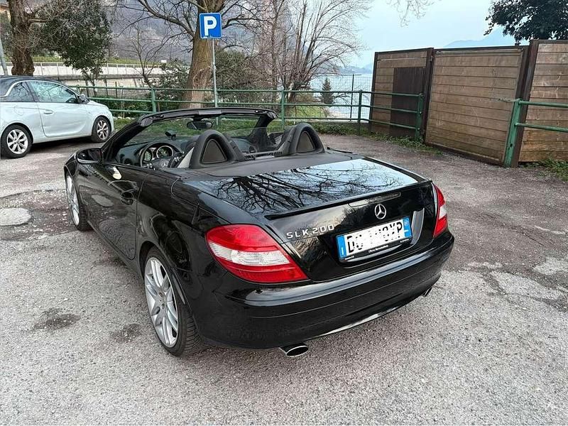 Usata Mercedes SLK200 163 CV (119 kW) 2007 Nero Cabrio