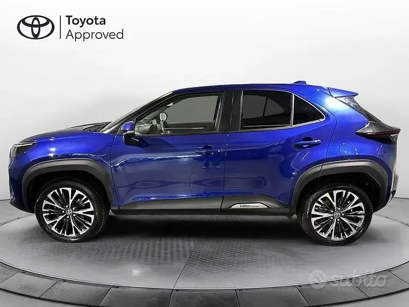 Usata Toyota Yaris Cross Lounge 131 CV (96 kW) 2024 Blu SUV
