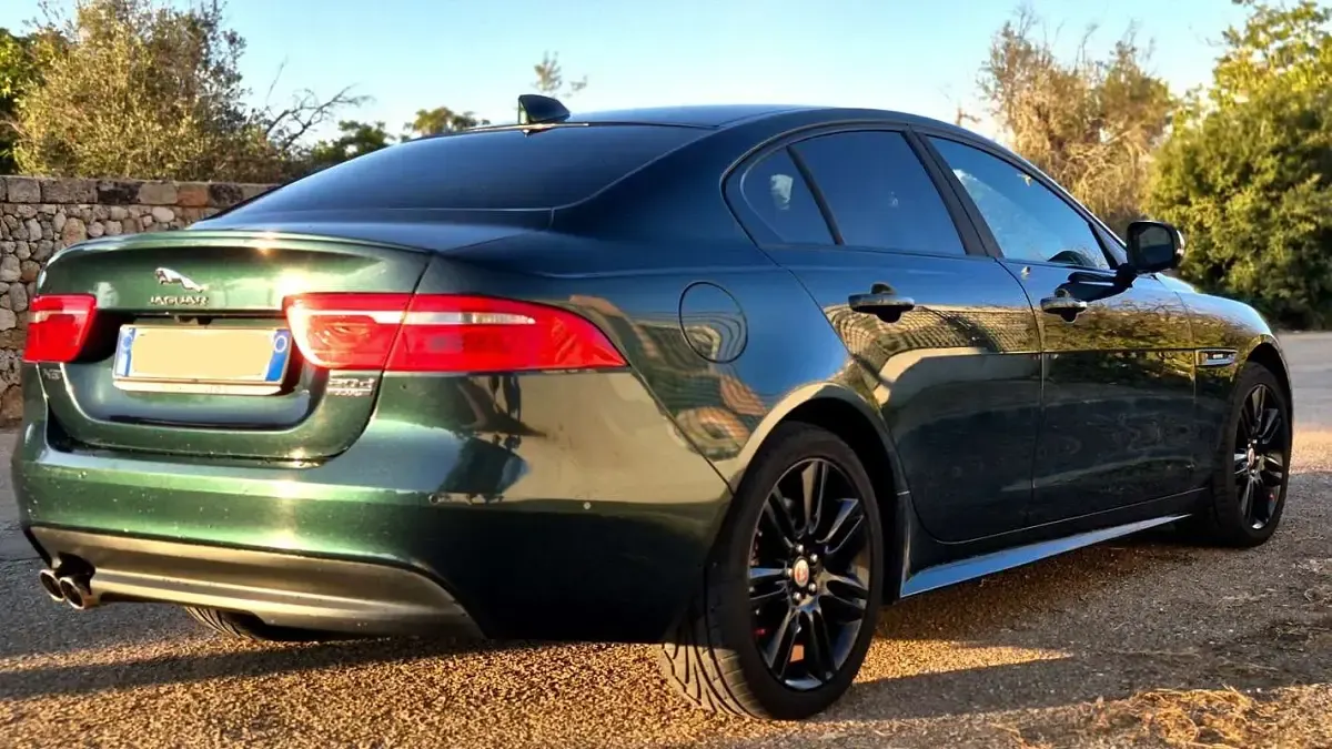 Usata Jaguar XE R-Sport 179 CV (131 kW) 2016 Berlina