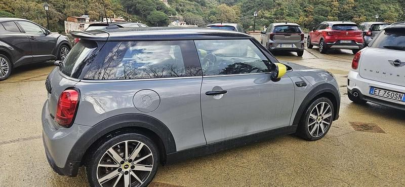 Usata Mini Cooper SE 75 kW (102 CV) 2022 Grigio Utilitaria