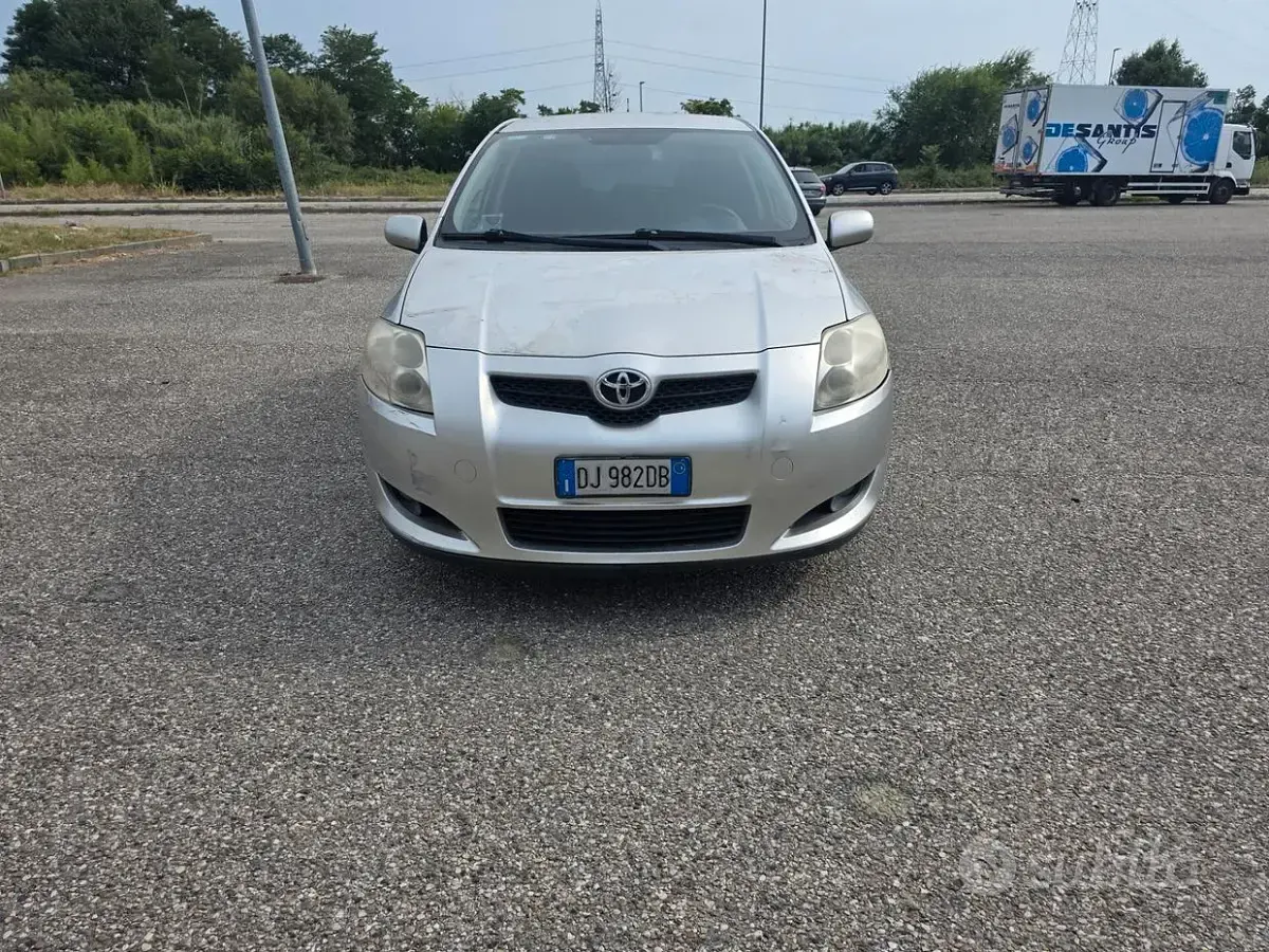 Usata Toyota Auris Sol 90 CV (66 kW) 2007 Grigio Utilitaria