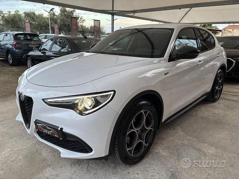 Usata Alfa Romeo Stelvio Sprint 190 CV (139 kW) 2021 Bianco SUV