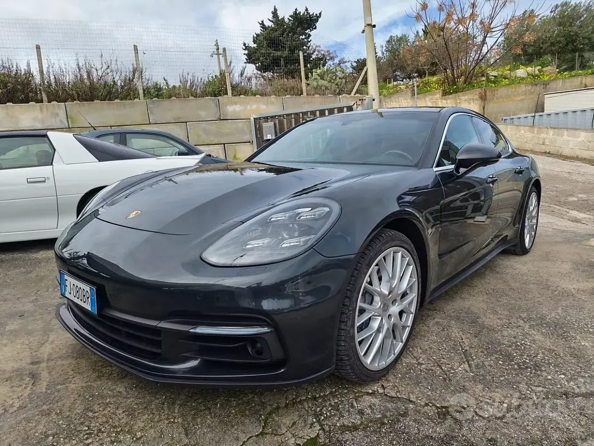 Usata Porsche Panamera 4S Diesel 422 CV (310 kW) 2017 Grigio Utilitaria