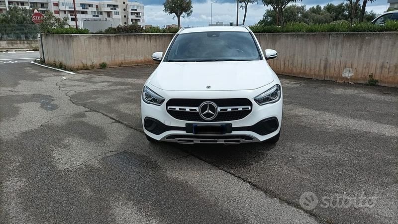 Usata Mercedes GLA200 150 CV (110 kW) 2022 Bianco SUV