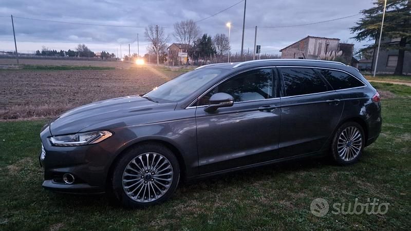 Usata Ford Mondeo 150 CV (110 kW) 2016 Grigio Station wagon